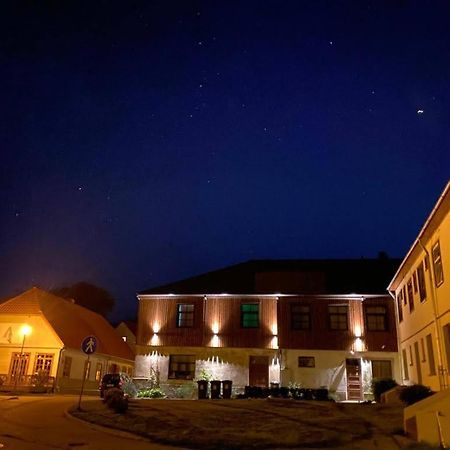 Hotel Metras Maja Aizpute Esterno foto