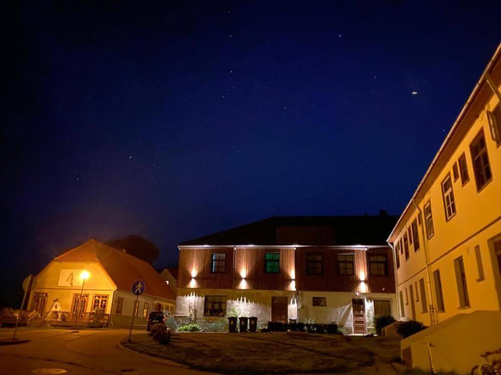 Hotel Metras Maja Aizpute Esterno foto