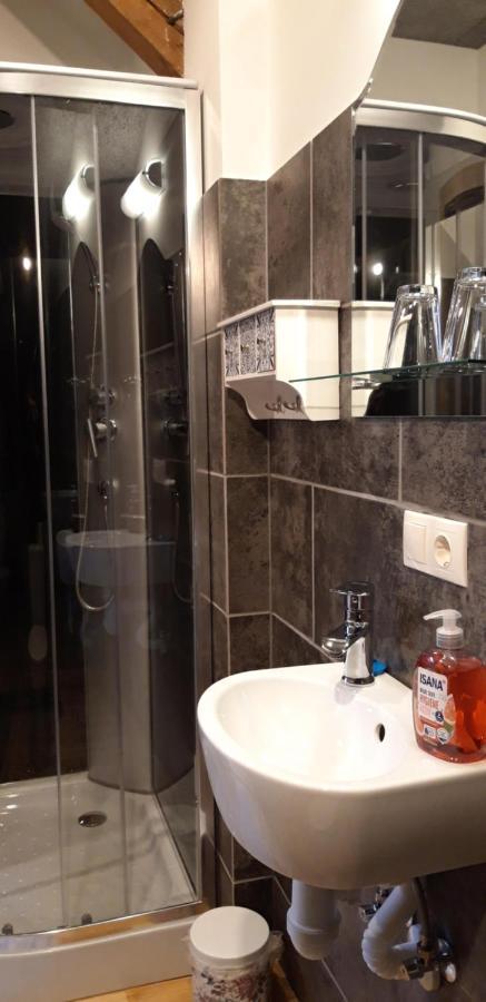 Hotel Metras Maja Aizpute Esterno foto