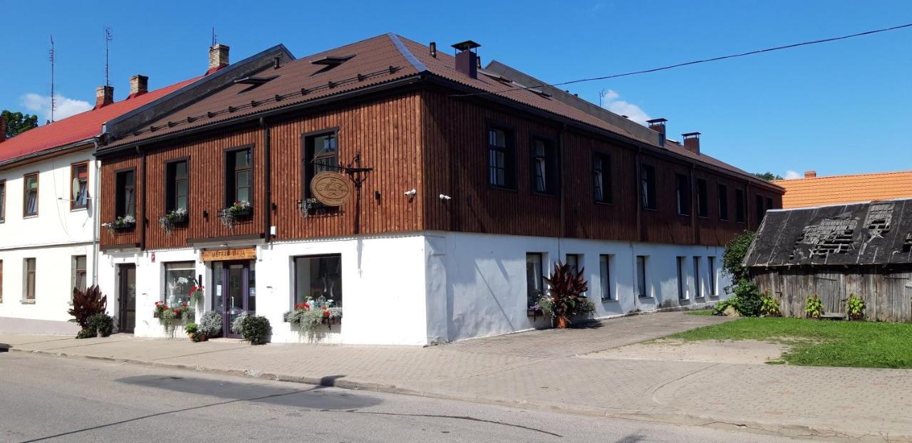 Hotel Metras Maja Aizpute Esterno foto