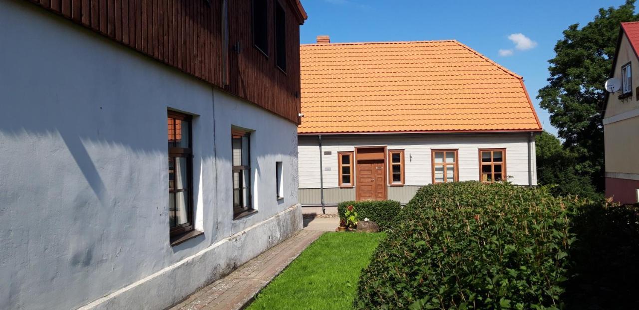 Hotel Metras Maja Aizpute Esterno foto