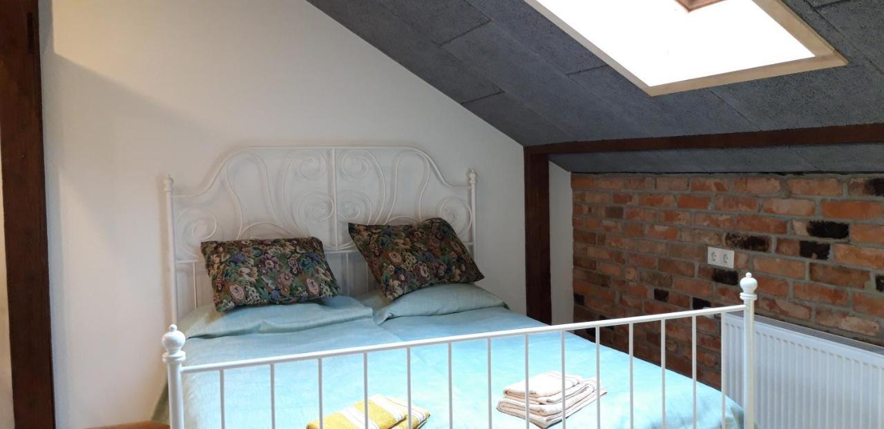 Hotel Metras Maja Aizpute Esterno foto