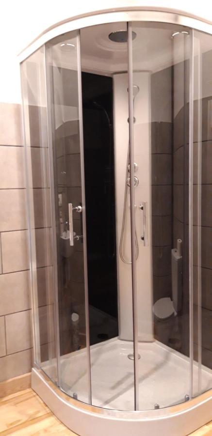 Hotel Metras Maja Aizpute Esterno foto
