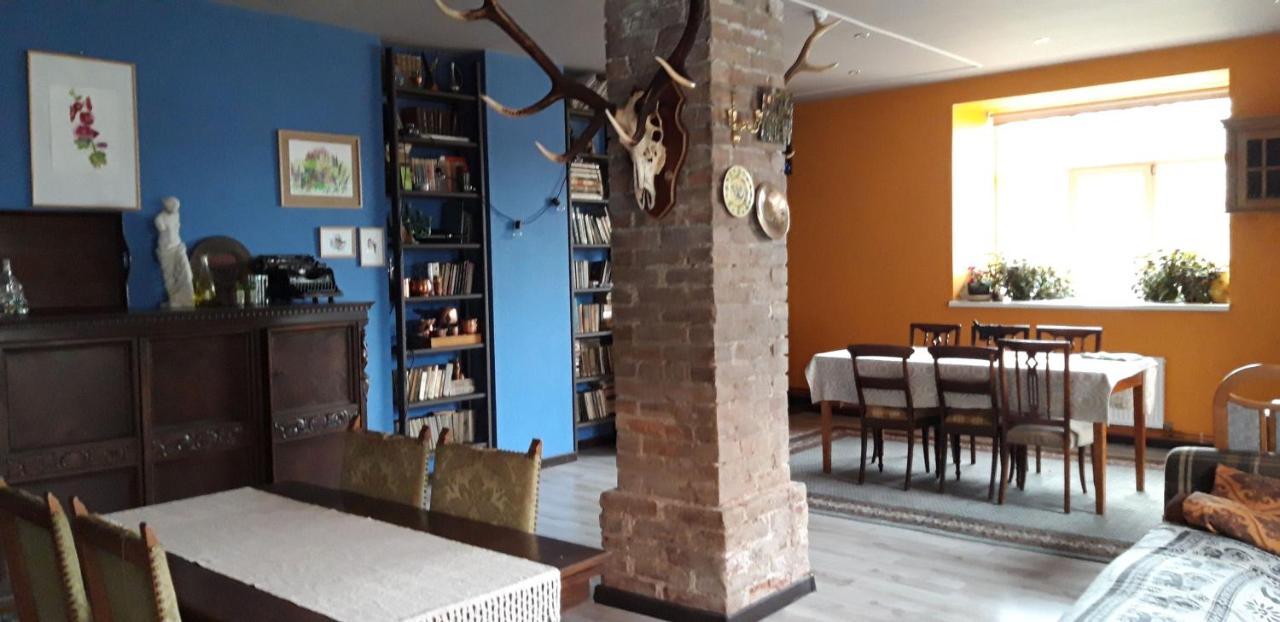 Hotel Metras Maja Aizpute Esterno foto