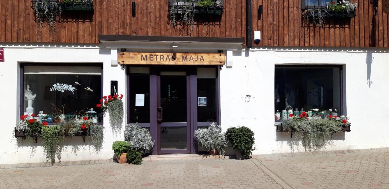 Hotel Metras Maja Aizpute Esterno foto