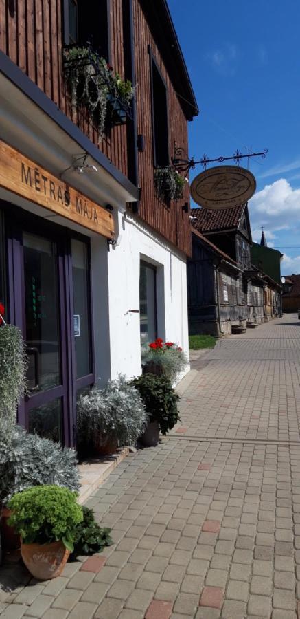 Hotel Metras Maja Aizpute Esterno foto