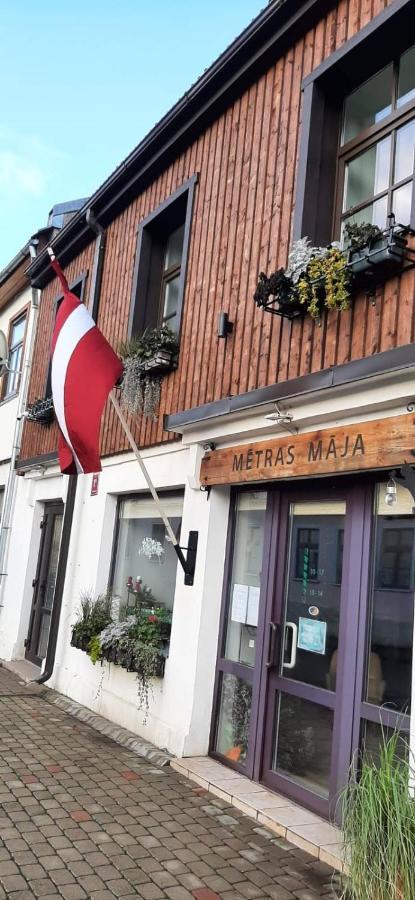 Hotel Metras Maja Aizpute Esterno foto
