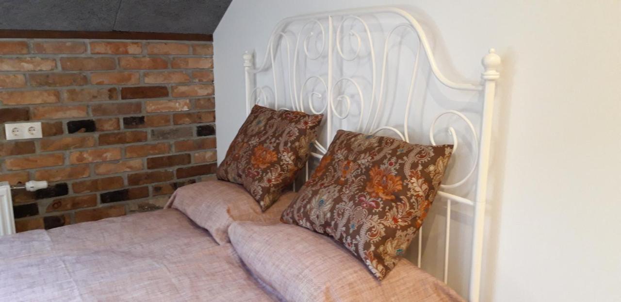 Hotel Metras Maja Aizpute Esterno foto