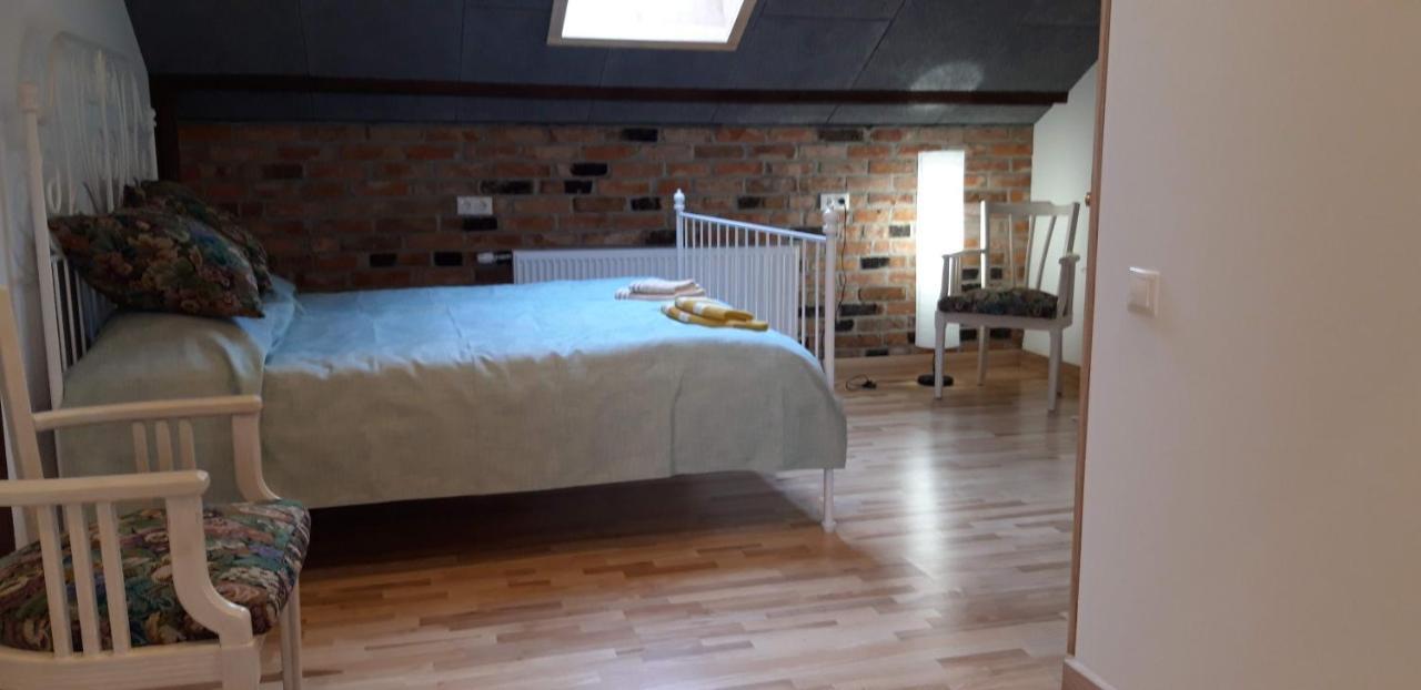 Hotel Metras Maja Aizpute Esterno foto