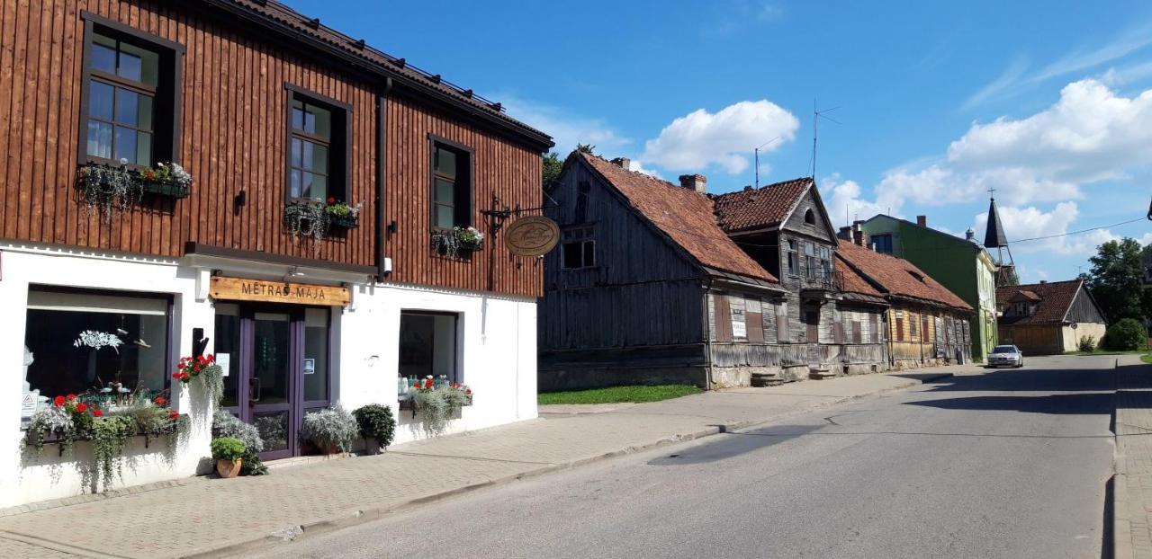 Hotel Metras Maja Aizpute Esterno foto